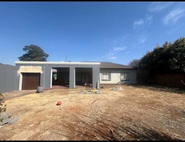 6 BEDROOM HOUSE FOR SALE IN VANDERBIJLPARK CW 6